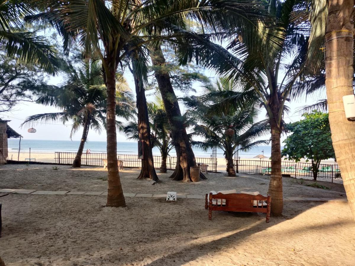 Silent Beach Resort Mandrem Luaran gambar