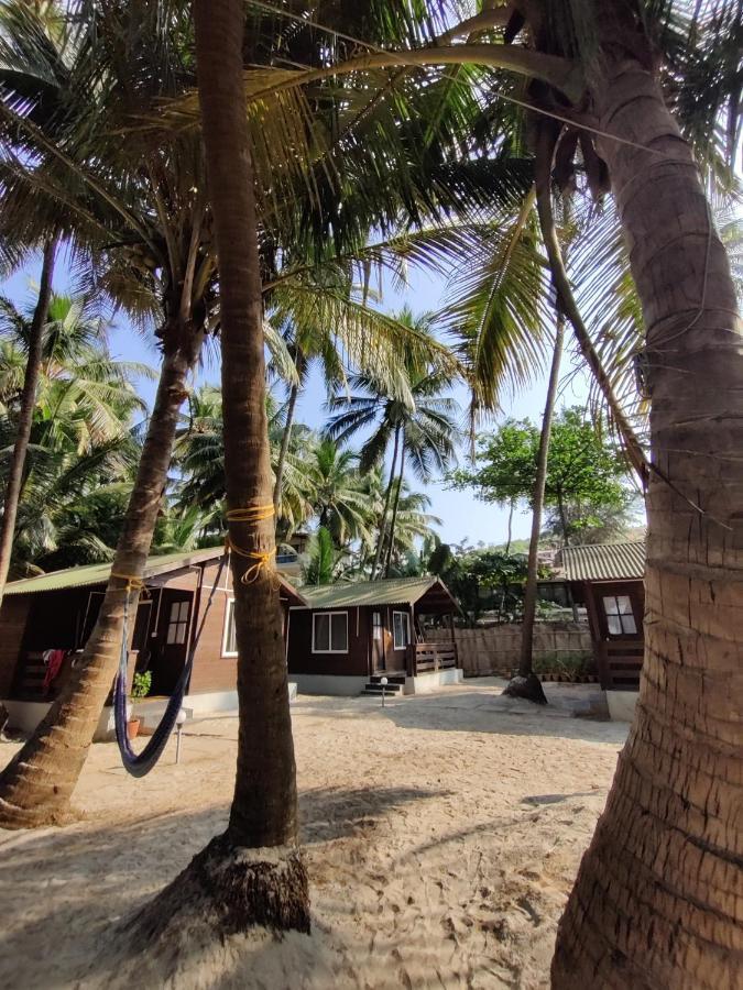 Silent Beach Resort Mandrem Luaran gambar