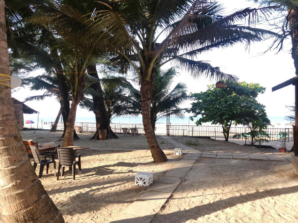 Silent Beach Resort Mandrem Luaran gambar