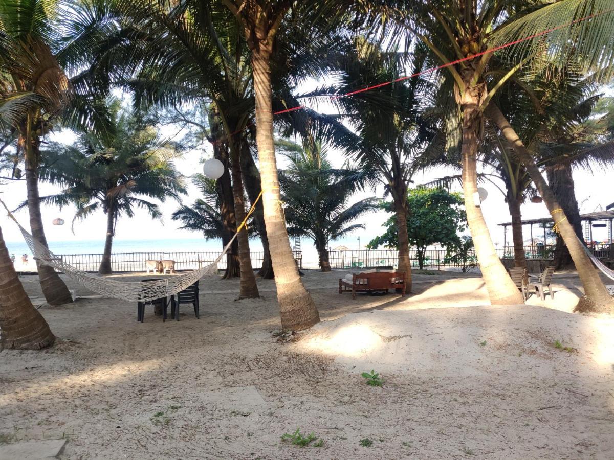Silent Beach Resort Mandrem Luaran gambar
