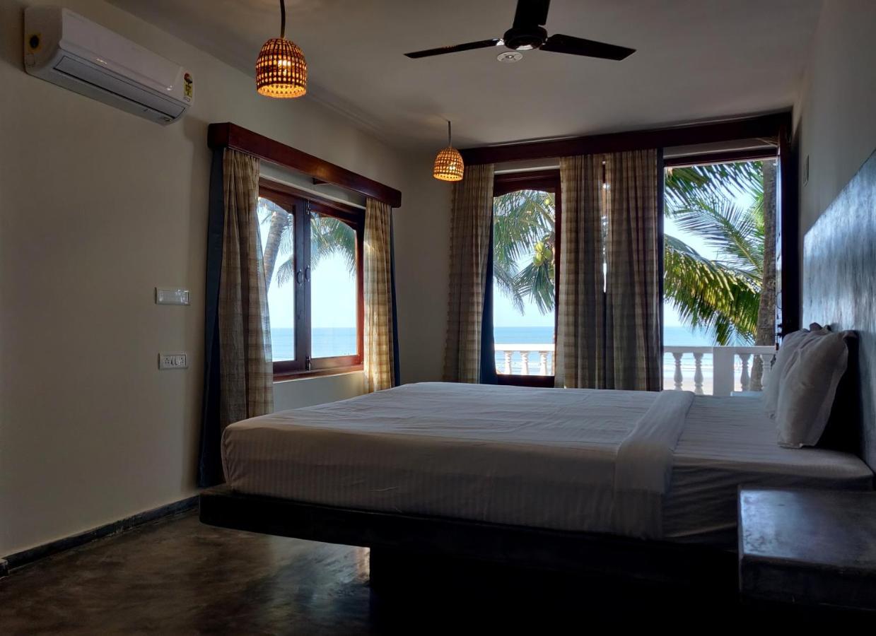 Silent Beach Resort Mandrem Luaran gambar
