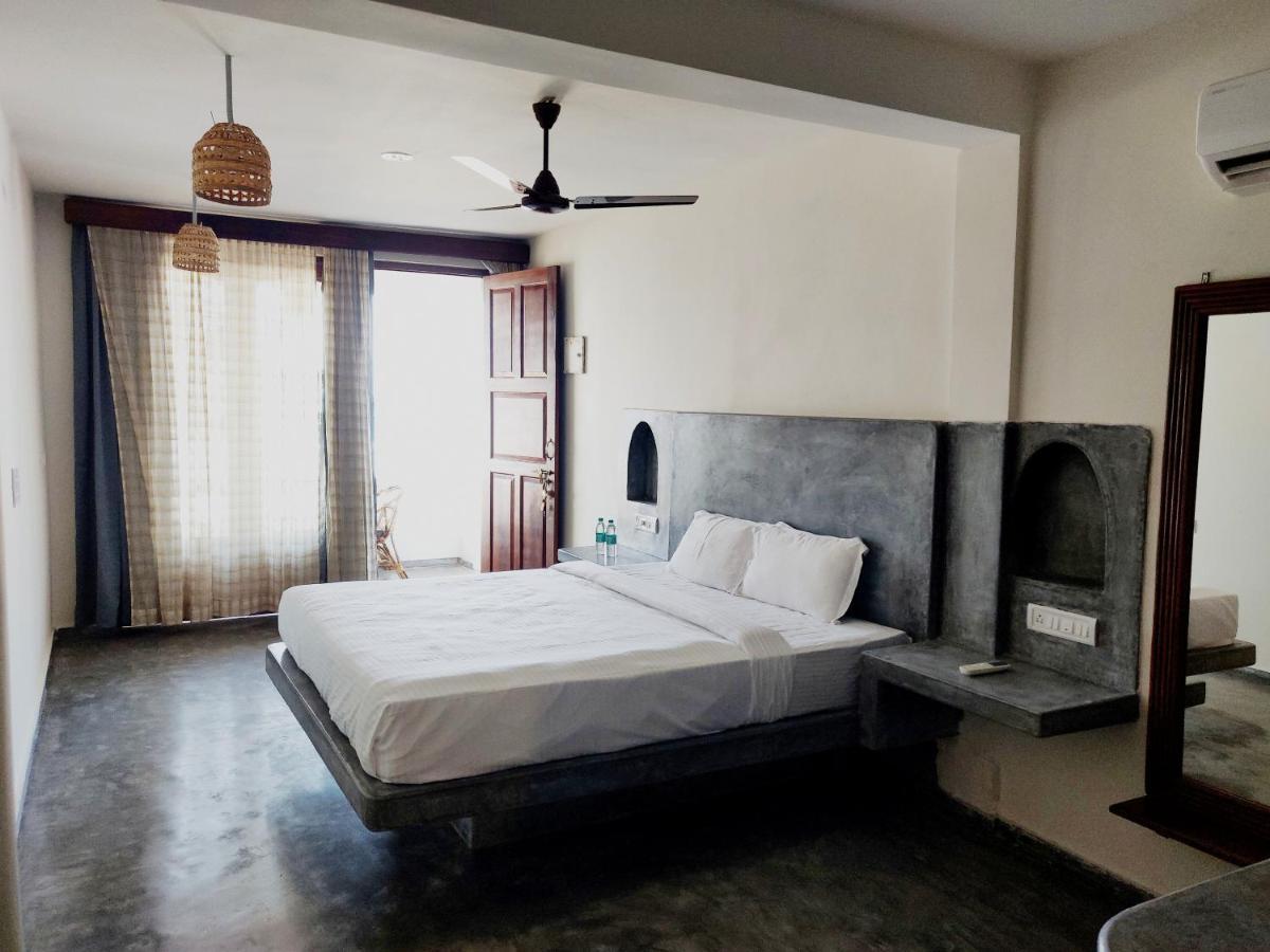 Silent Beach Resort Mandrem Luaran gambar