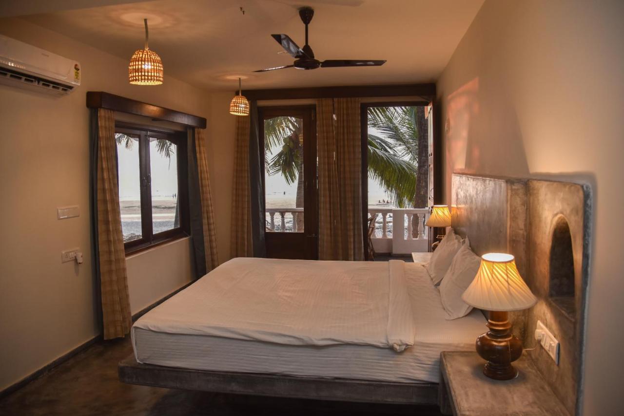 Silent Beach Resort Mandrem Luaran gambar
