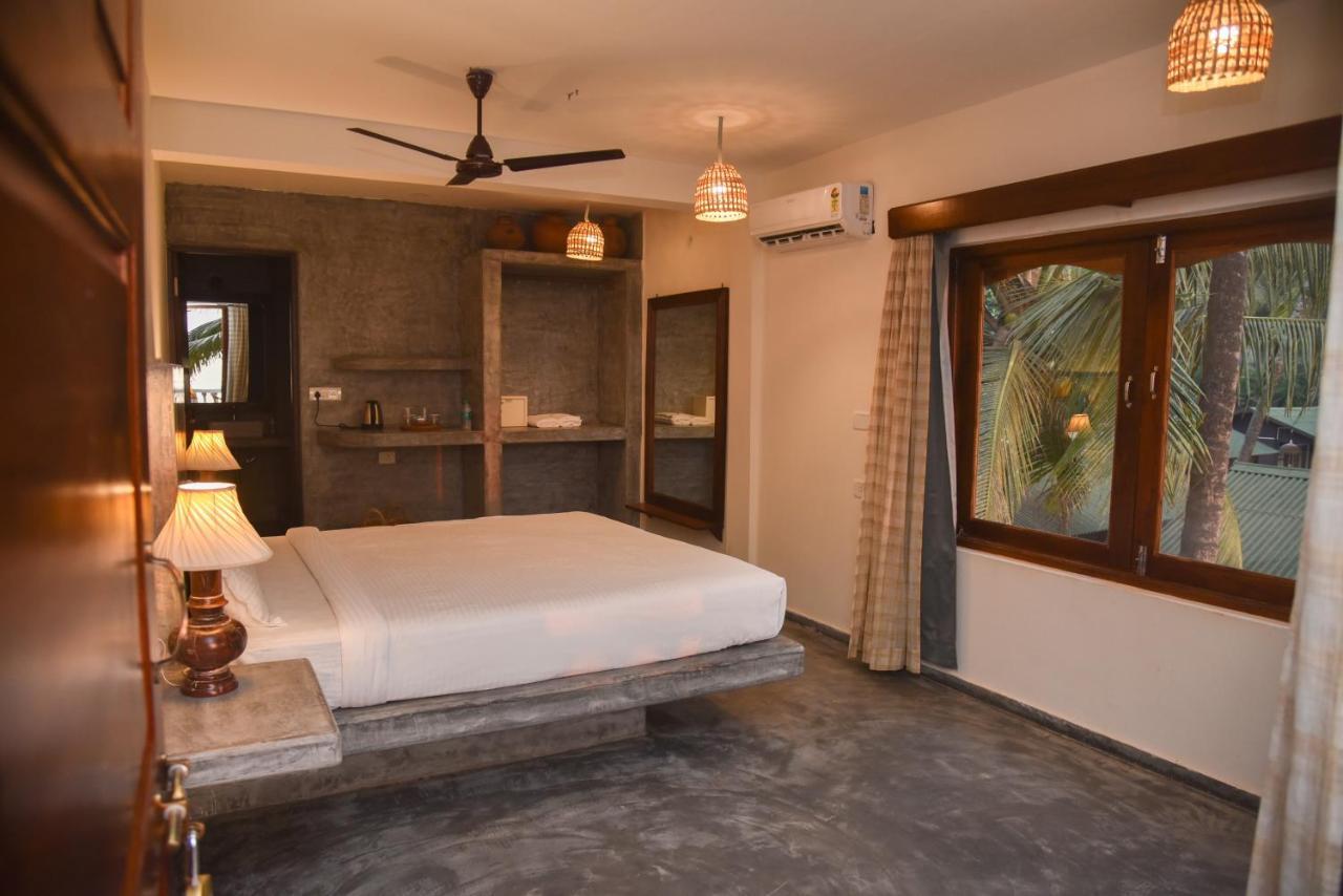 Silent Beach Resort Mandrem Luaran gambar