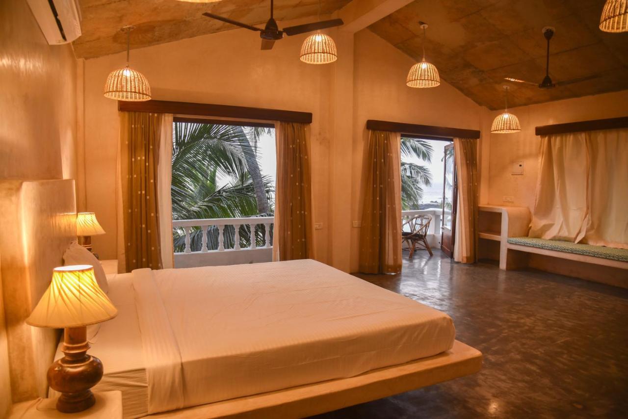 Silent Beach Resort Mandrem Luaran gambar