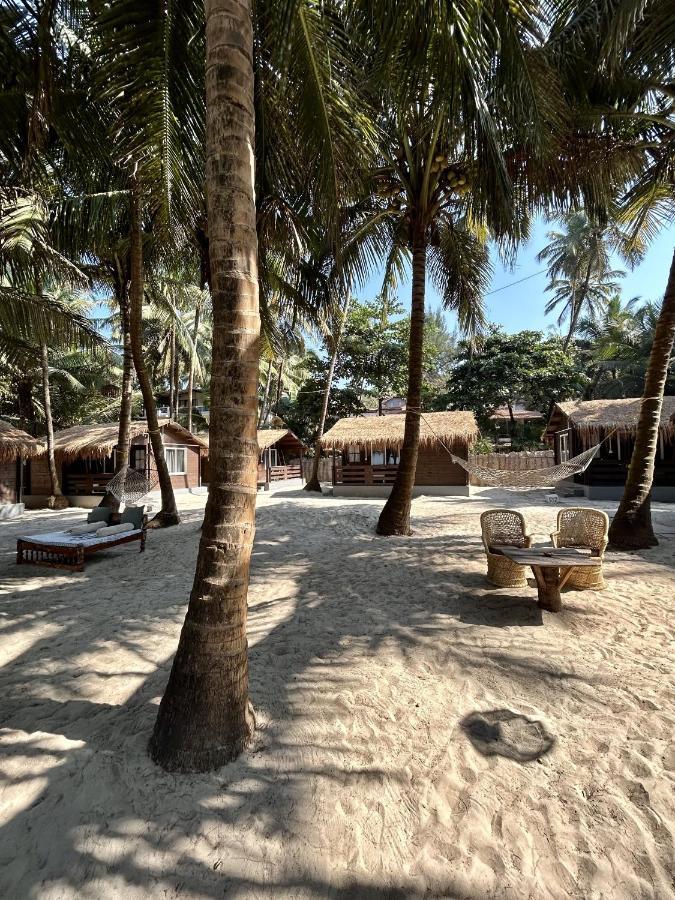 Silent Beach Resort Mandrem Luaran gambar