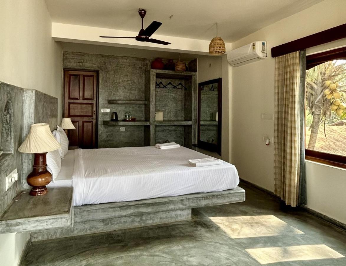 Silent Beach Resort Mandrem Luaran gambar