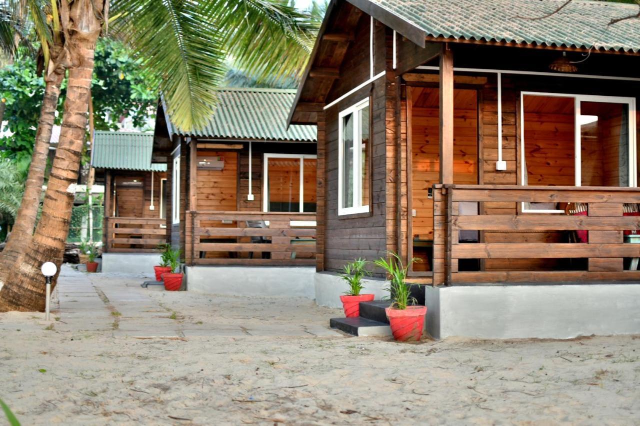 Silent Beach Resort Mandrem Luaran gambar