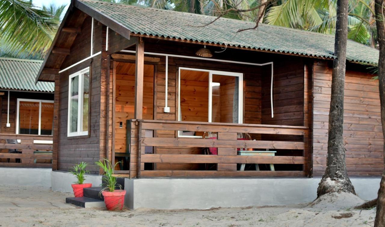 Silent Beach Resort Mandrem Luaran gambar