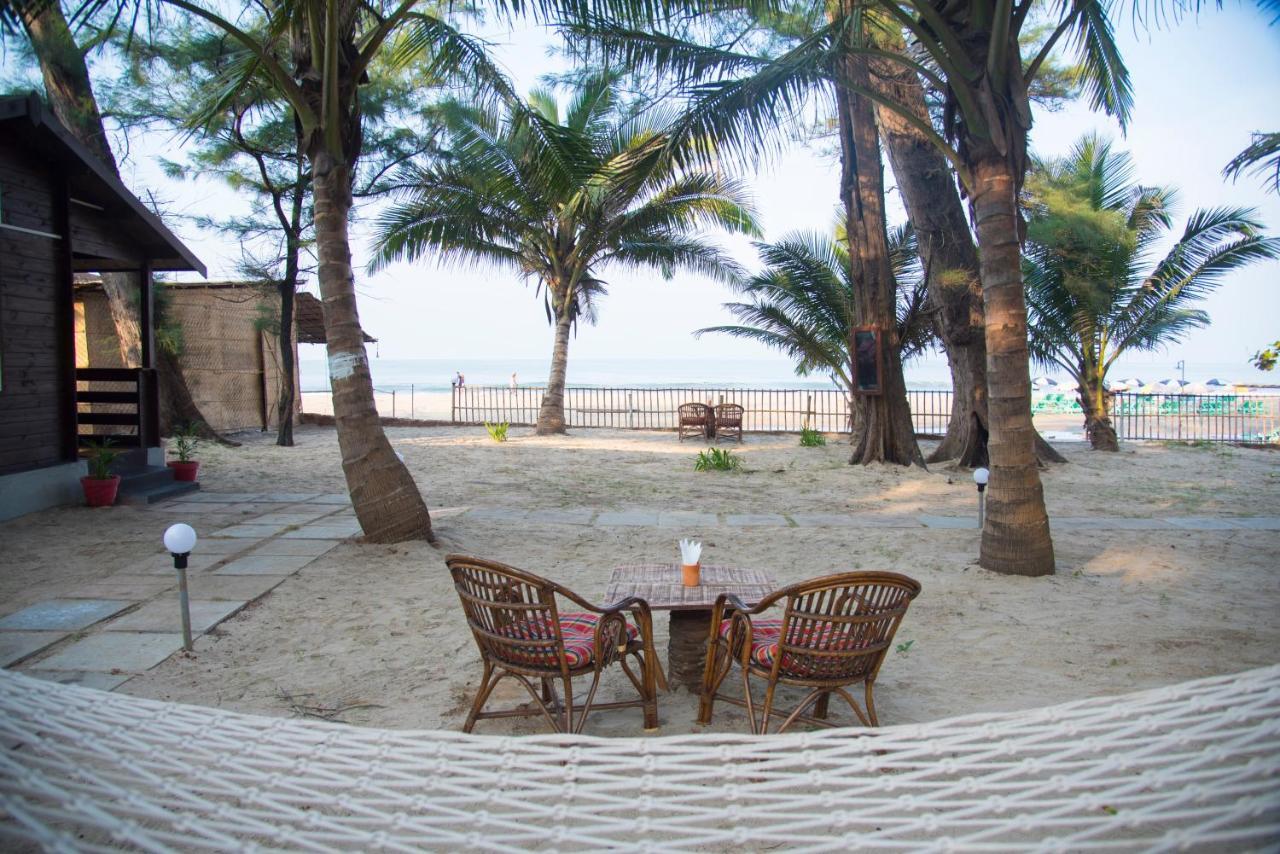 Silent Beach Resort Mandrem Luaran gambar