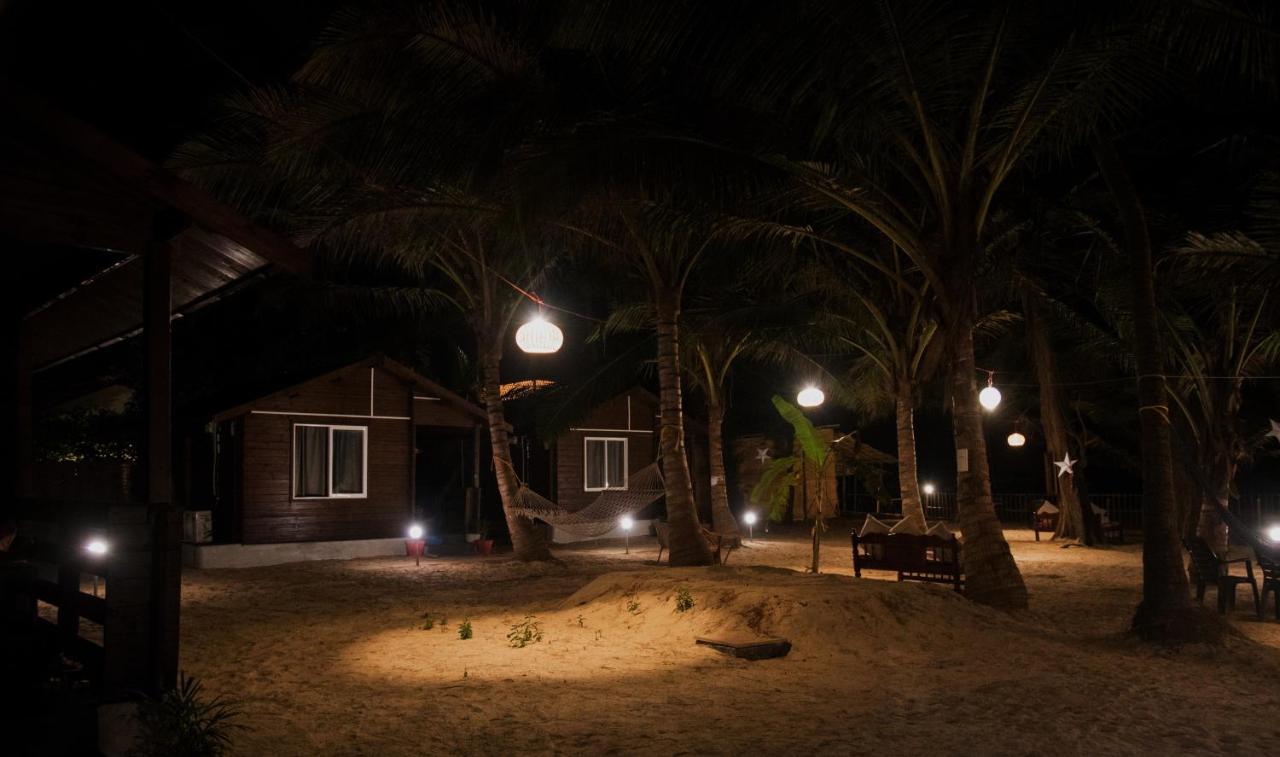 Silent Beach Resort Mandrem Luaran gambar